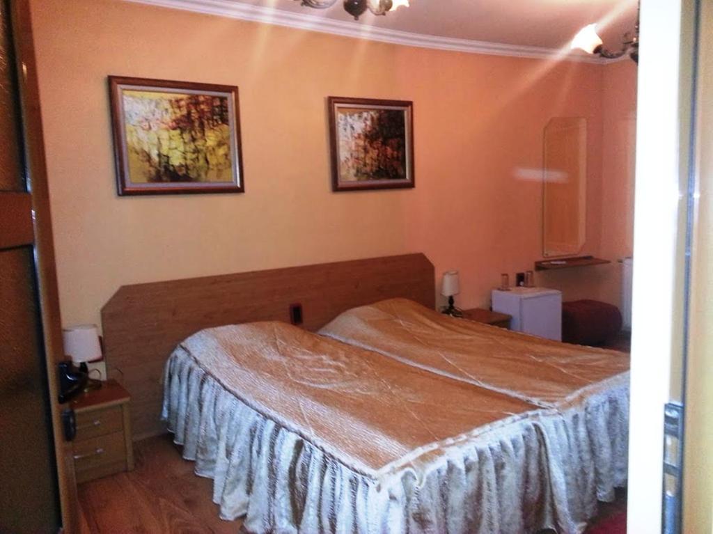 Family Hotel Silvestar Veliko Tarnovo Quarto foto