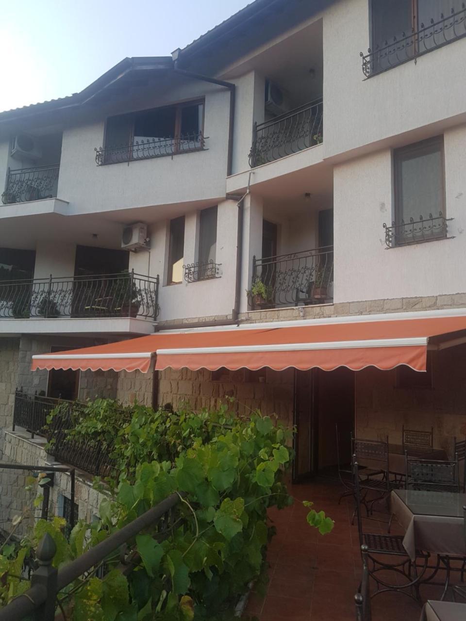Family Hotel Silvestar Veliko Tarnovo Exterior foto